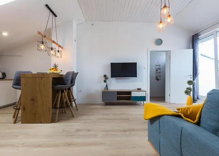 Kuki Apartment With Balcony